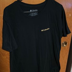 Columbia t-shirt